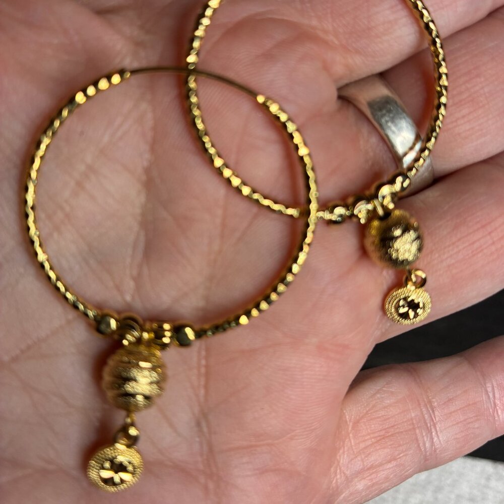24K gold vacuum plating hoop earrings with dangling charm